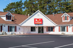 Econo Lodge Inn & Suites